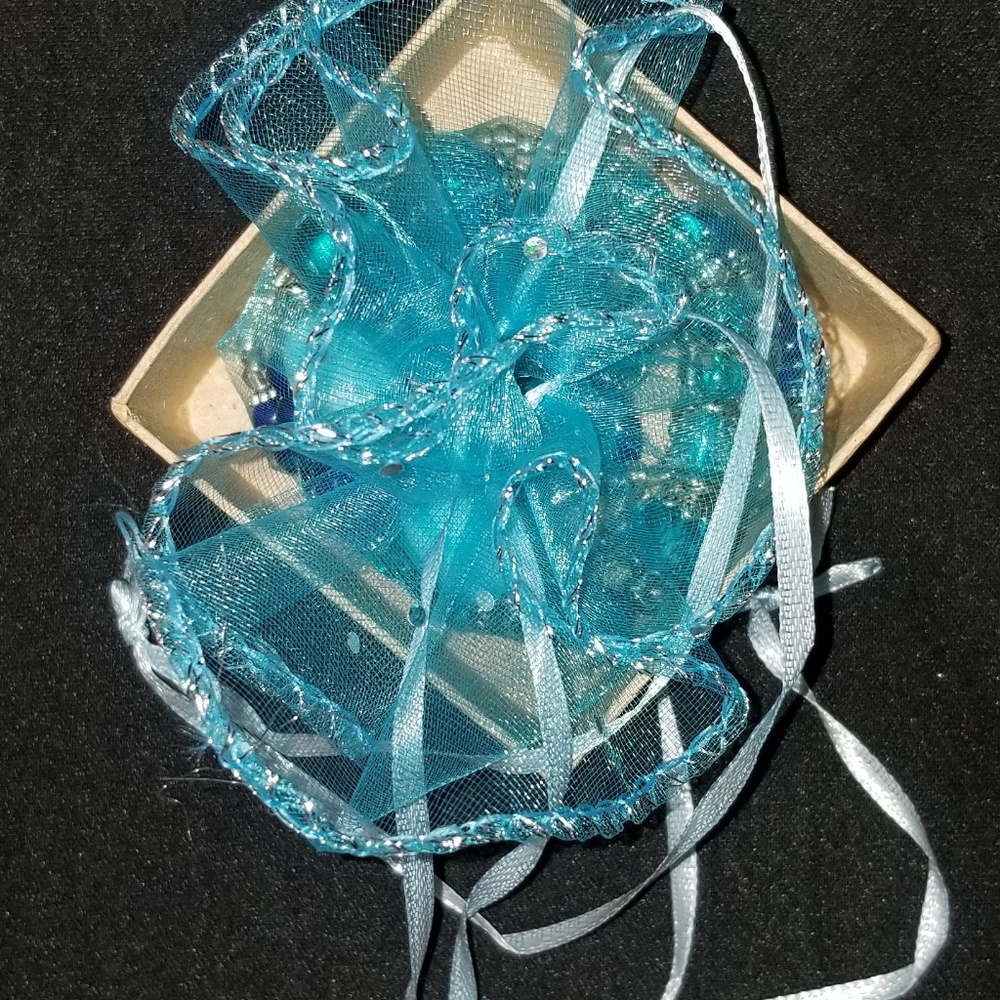 Jewlery - Picture 6 of 7